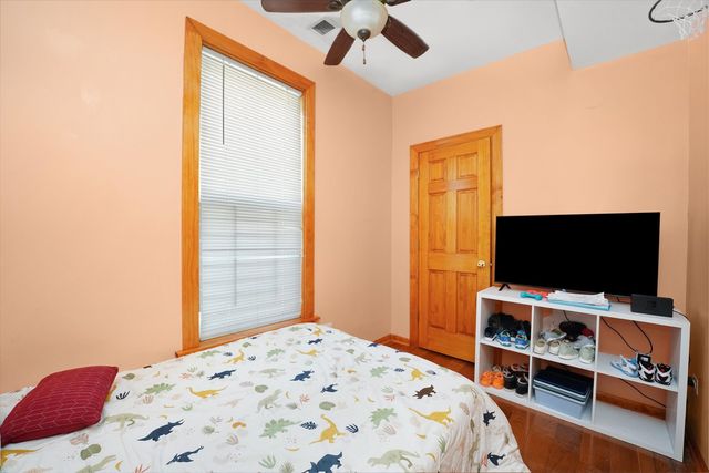525 N Saint Louis Avenue, Chicago, IL 60624