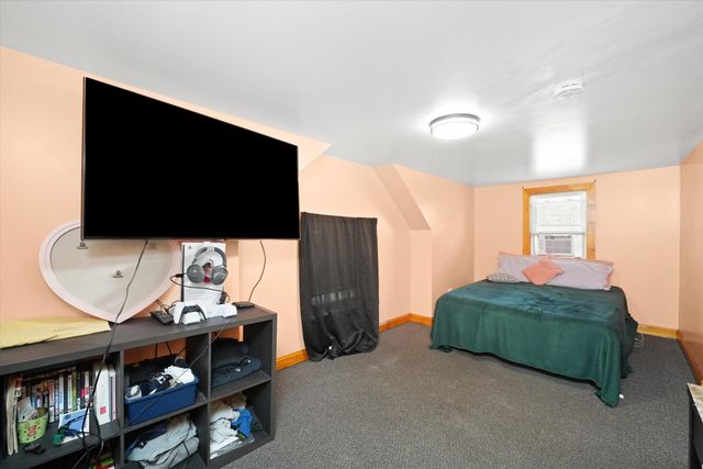 525 N Saint Louis Avenue, Chicago, IL 60624