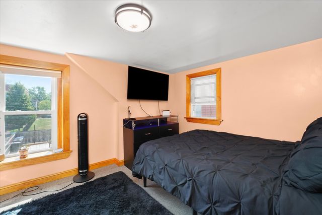 525 N Saint Louis Avenue, Chicago, IL 60624