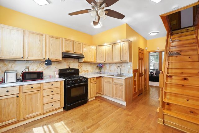 525 N Saint Louis Avenue, Chicago, IL 60624