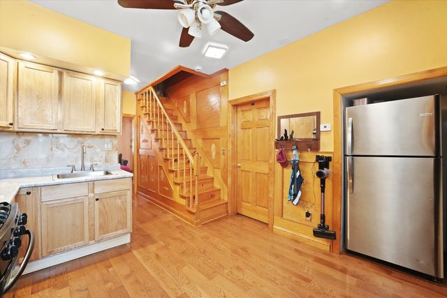 525 N Saint Louis Avenue, Chicago, IL 60624