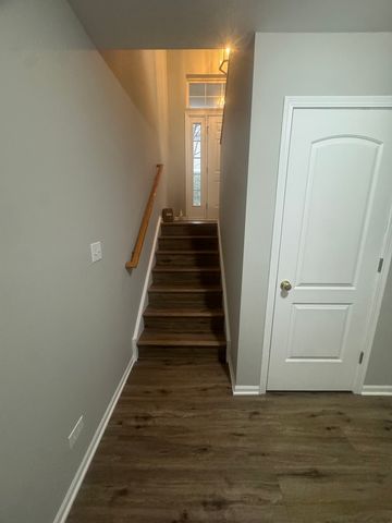 2518 Anna Way, Elgin, IL 60124