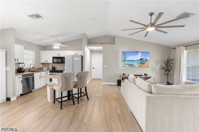 1810 SW 22nd ST, Cape Coral, FL 33991