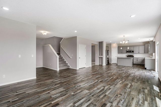 15735 157 Avenue, Savage, MN 55378