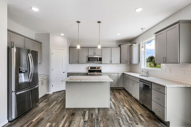 15735 157 Avenue, Savage, MN 55378