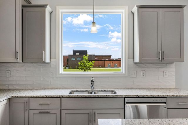 15735 157 Avenue, Savage, MN 55378