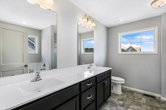 15735 157 Avenue, Savage, MN 55378