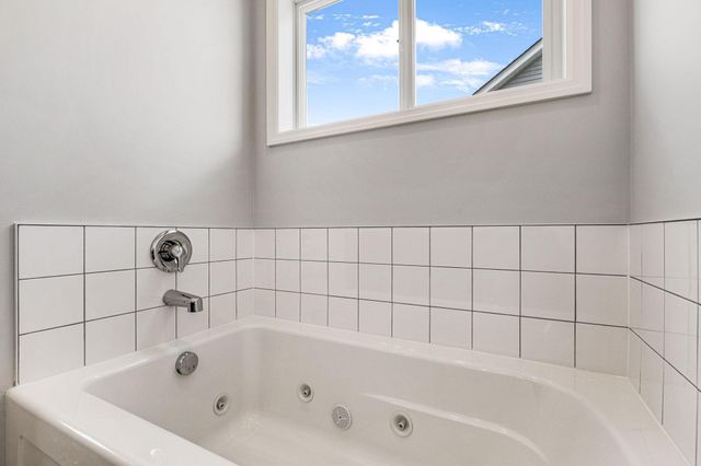 15735 157 Avenue, Savage, MN 55378