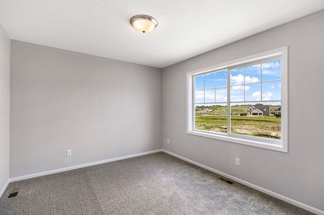 15735 157 Avenue, Savage, MN 55378