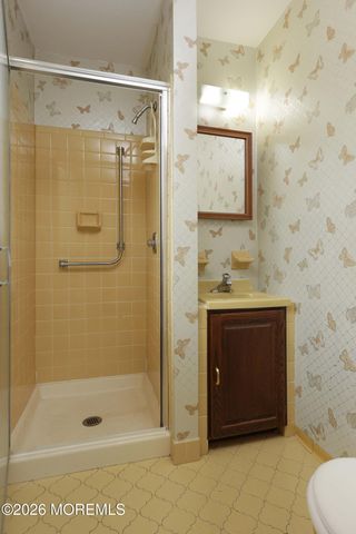 13 Pavilion Street, Toms River, NJ 08757