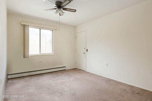 13 Pavilion Street, Toms River, NJ 08757