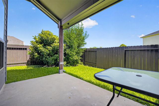 8710 Ruddy Duck Court, Baytown, TX 77521