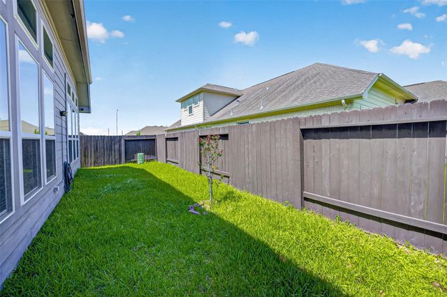 8710 Ruddy Duck Court, Baytown, TX 77521