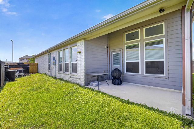 8710 Ruddy Duck Court, Baytown, TX 77521