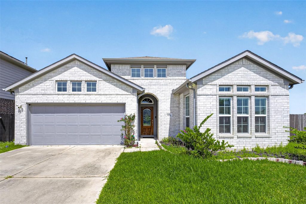 8710 Ruddy Duck Court, Baytown, TX 77521