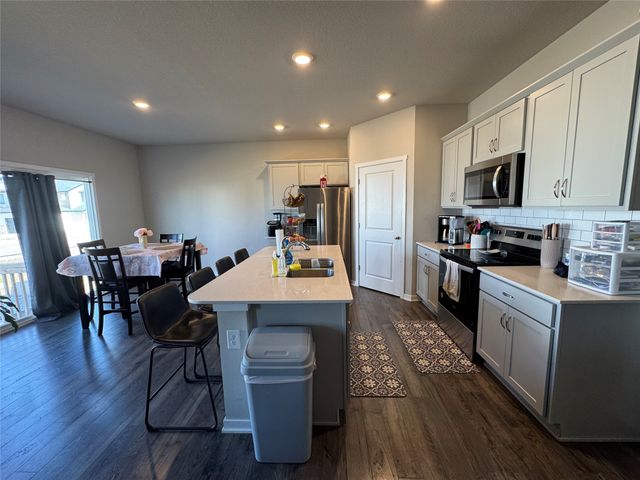 10509 Powell Avenue, Johnston, IA 50131