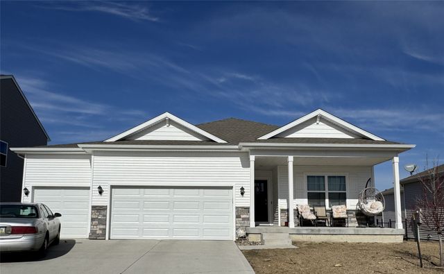 10509 Powell Avenue, Johnston, IA 50131