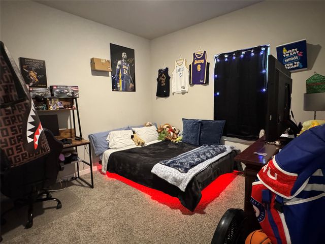 10509 Powell Avenue, Johnston, IA 50131