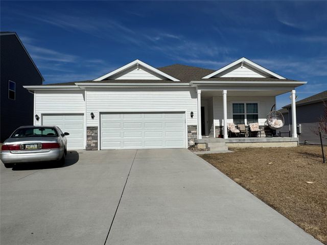 10509 Powell Avenue, Johnston, IA 50131