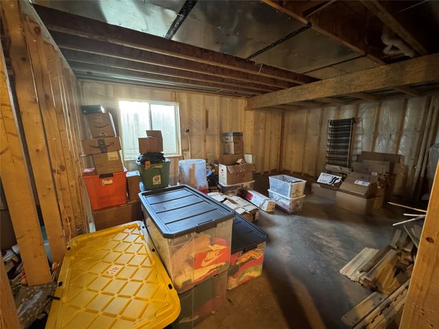 10509 Powell Avenue, Johnston, IA 50131