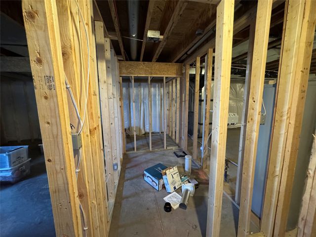 10509 Powell Avenue, Johnston, IA 50131