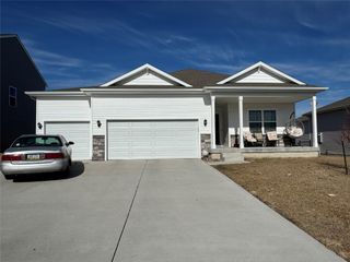 10509 Powell Avenue, Johnston, IA 50131