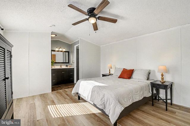 24 HATHAWAY DRIVE, Carlisle, PA 17015