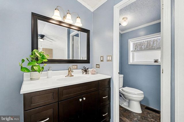 24 HATHAWAY DRIVE, Carlisle, PA 17015