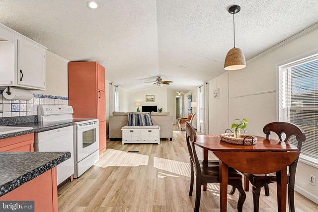 24 HATHAWAY DRIVE, Carlisle, PA 17015