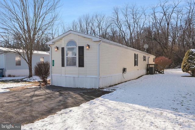 24 HATHAWAY DRIVE, Carlisle, PA 17015