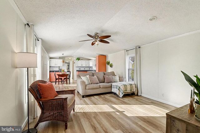 24 HATHAWAY DRIVE, Carlisle, PA 17015