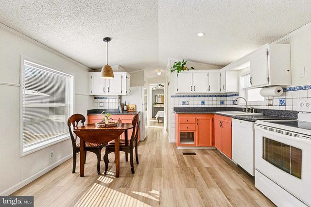 24 HATHAWAY DRIVE, Carlisle, PA 17015