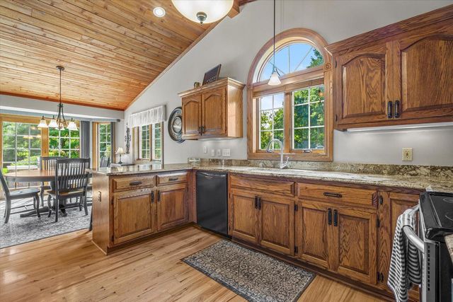 335 W Highland DRIVE, Grafton, WI 53024