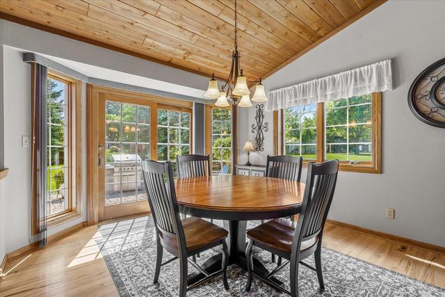 335 W Highland DRIVE, Grafton, WI 53024
