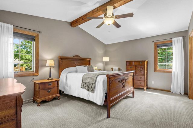 335 W Highland DRIVE, Grafton, WI 53024