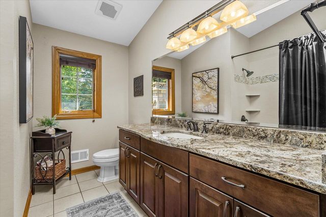 335 W Highland DRIVE, Grafton, WI 53024