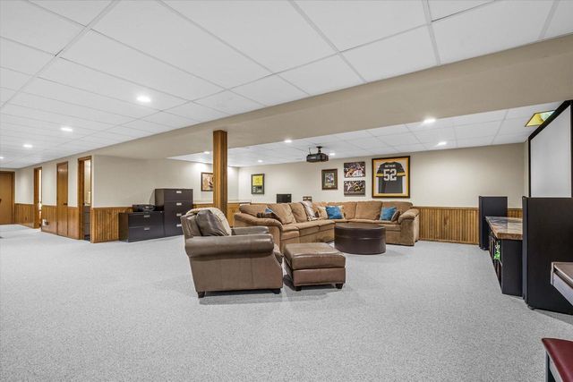 335 W Highland DRIVE, Grafton, WI 53024