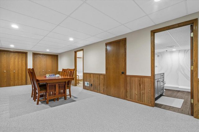 335 W Highland DRIVE, Grafton, WI 53024
