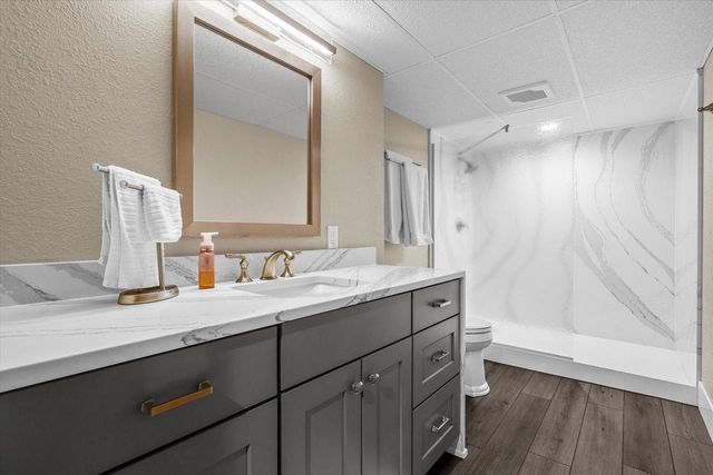 335 W Highland DRIVE, Grafton, WI 53024