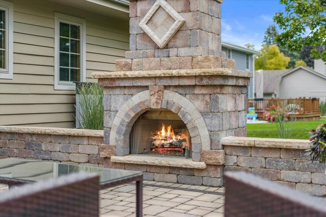 335 W Highland DRIVE, Grafton, WI 53024