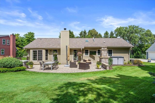335 W Highland DRIVE, Grafton, WI 53024