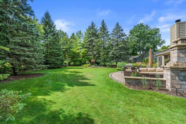 335 W Highland DRIVE, Grafton, WI 53024