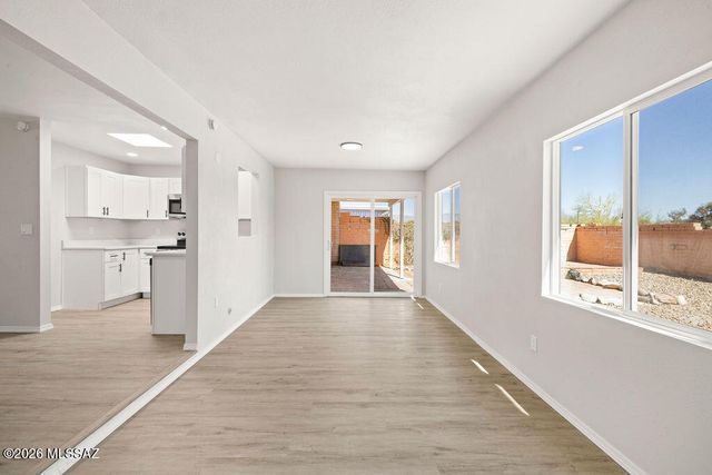 2437 S Saddleback Avenue, Tucson, AZ 85710