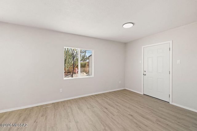 2437 S Saddleback Avenue, Tucson, AZ 85710