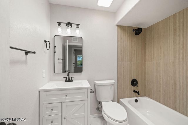 2437 S Saddleback Avenue, Tucson, AZ 85710