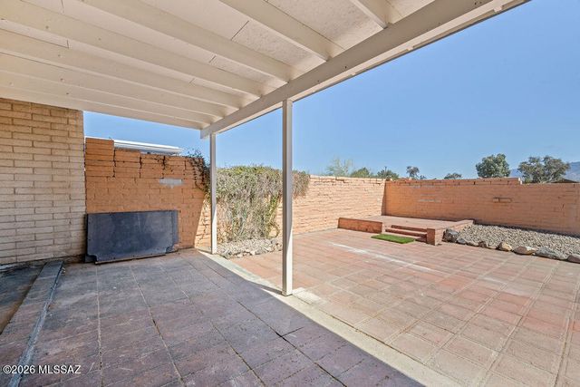 2437 S Saddleback Avenue, Tucson, AZ 85710