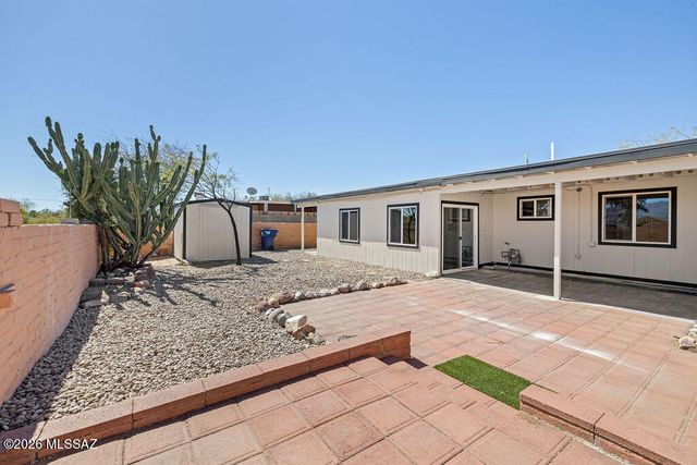 2437 S Saddleback Avenue, Tucson, AZ 85710