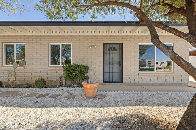 2437 S Saddleback Avenue, Tucson, AZ 85710