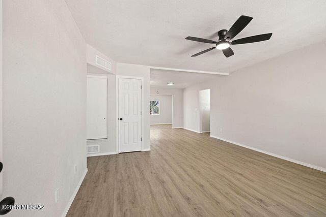 2437 S Saddleback Avenue, Tucson, AZ 85710