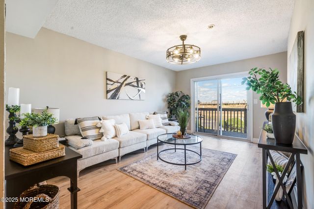 21 Beachway Avenue, Keansburg, NJ 07734